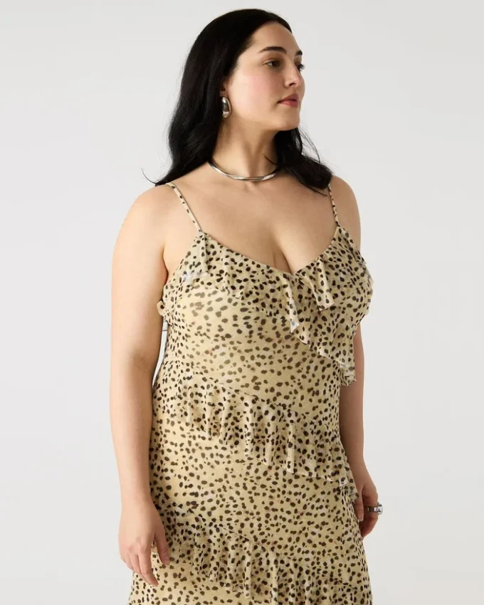 Aida-kjole i sandfarve