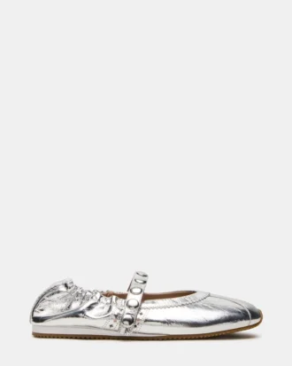 Anaya sølvfarvet læder med nitter