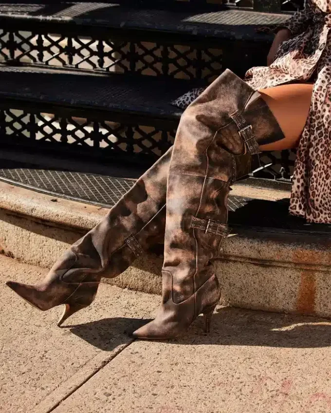 Baddie Brown Distressed