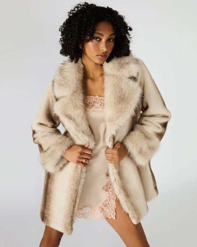 Carmelina-frakke i flere farver