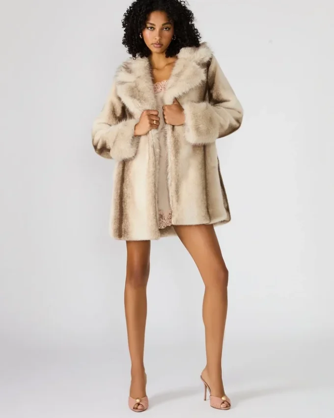 Carmelina-frakke i flere farver