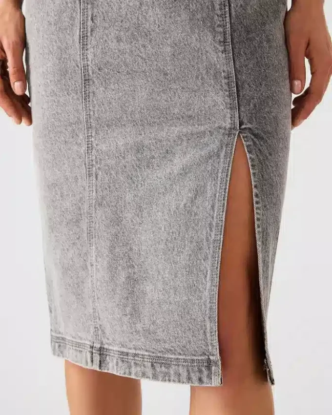 Giselle-denimkjole med pynt i farven Fog Giselle-denimkjole med pynt i farven Fog