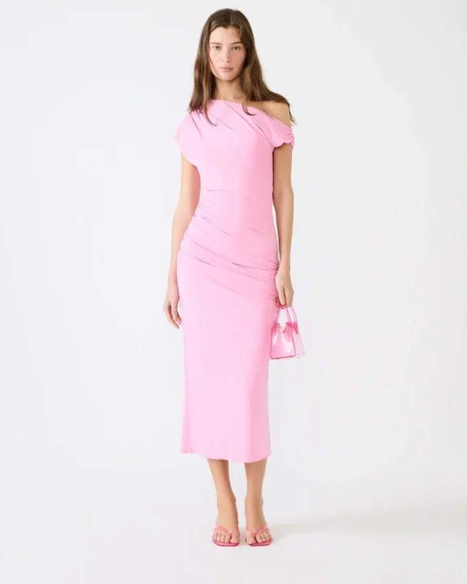 Gracelyn-kjole i farven Pink Taffy Gracelyn-kjole i farven Pink Taffy