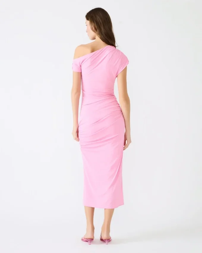 Gracelyn-kjole i farven Pink Taffy Gracelyn-kjole i farven Pink Taffy