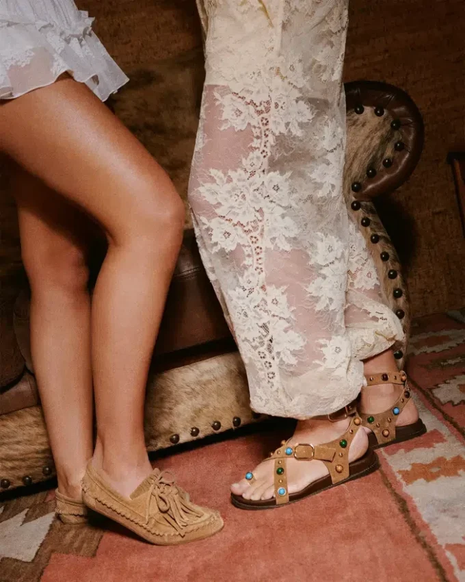 Linear taupe ruskind Linear taupe ruskind