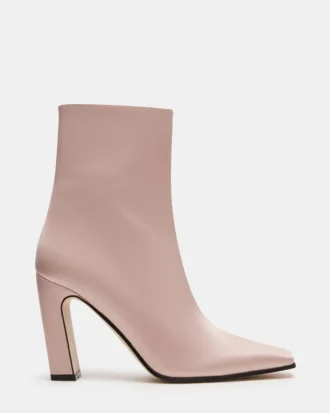 Lizabelle Mauve