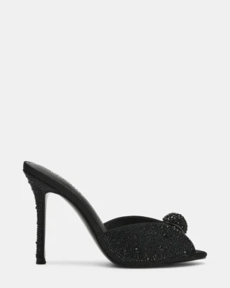 Priya sort med rhinestones