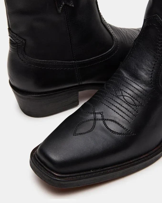 Sanderson sort læder